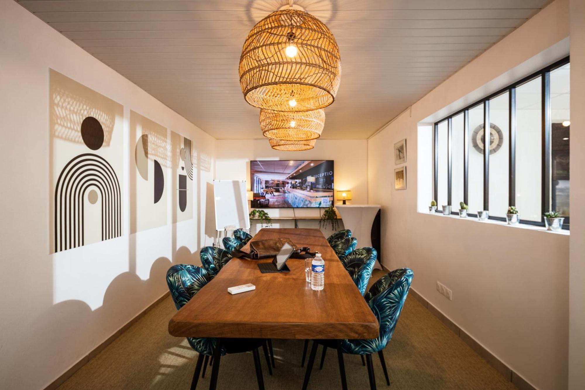 Hotel Les Sables - Urban Style - By Logis Hotels Кане Экстерьер фото